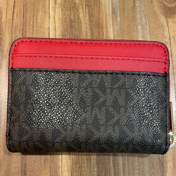 NEW Michael Kors Jet Set Travel Medium Zip Around Card Case Flame Red Brown - Picture 2 of 3